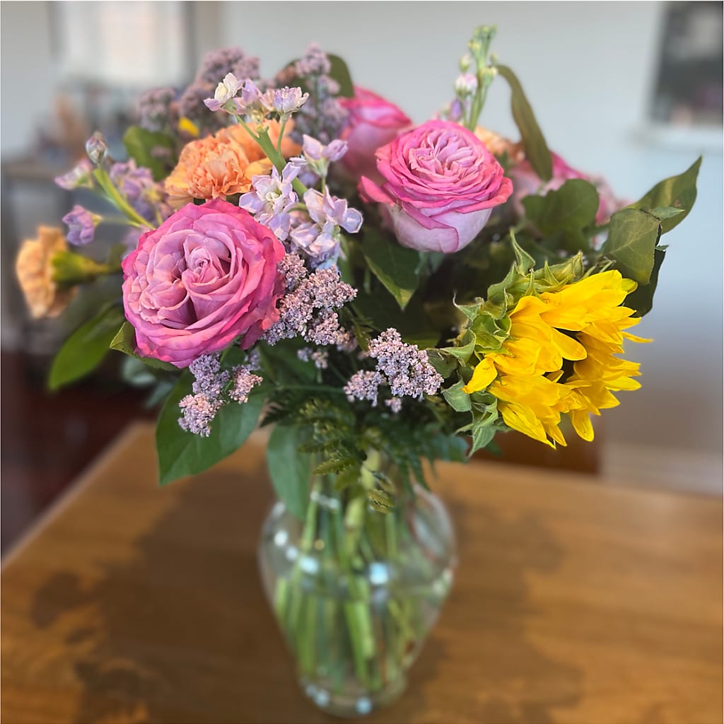 Yellow Brick Road Bouquet – CELEBRATE SHOP & DECOR LLC, Lilburn GA