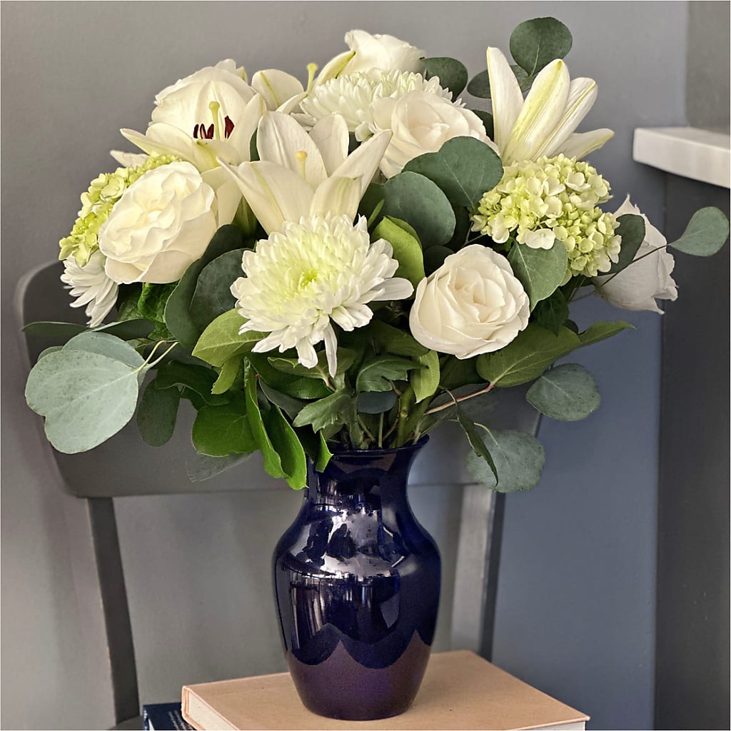 Snowy Dreams Bouquet – CELEBRATE SHOP & DECOR LLC, Lilburn GA