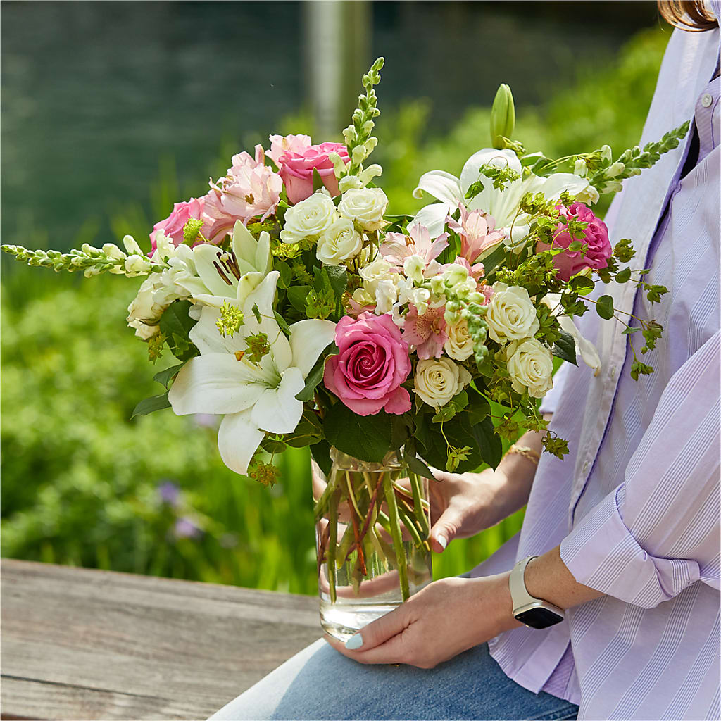 Fondly Bouquet – CELEBRATE SHOP & DECOR LLC, Lilburn GA