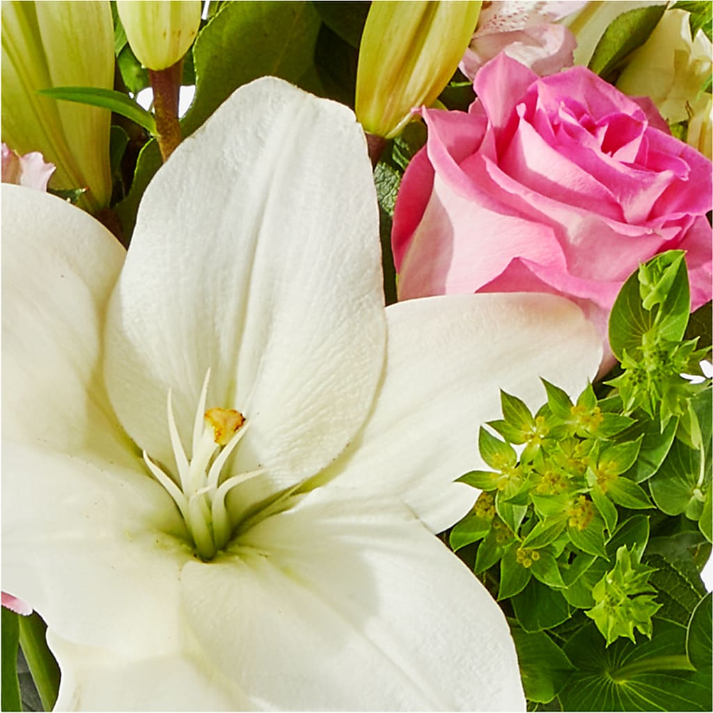 Fondly Bouquet – CELEBRATE SHOP & DECOR LLC, Lilburn GA